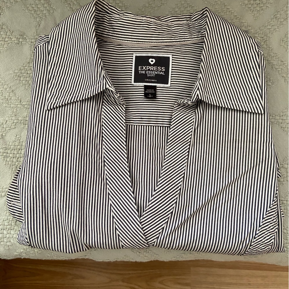 Express, The Essential Shirt, dark grey and white pinstripe, button down, size s